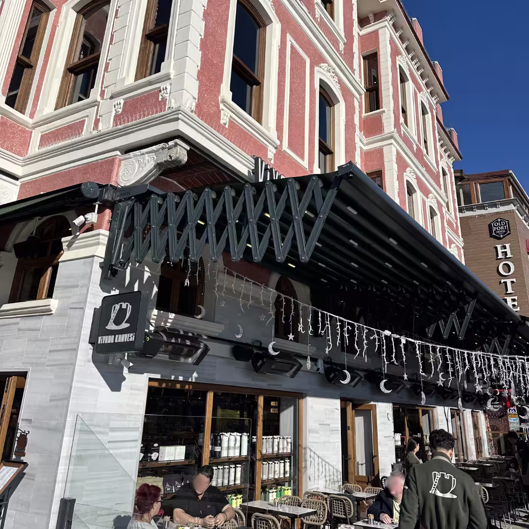 makaslı tente projesi istanbul sultanahmet renk alüminyum viyana kahvesi